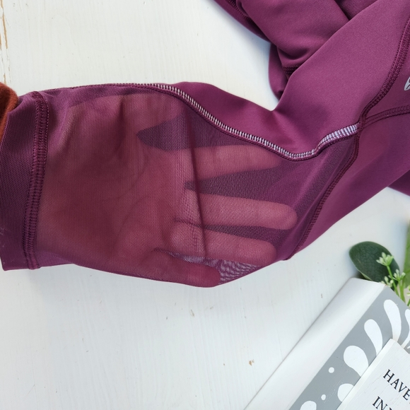 Women's Lululemon Cropped Capri Leggings Size 4 - Picture 7 of 8